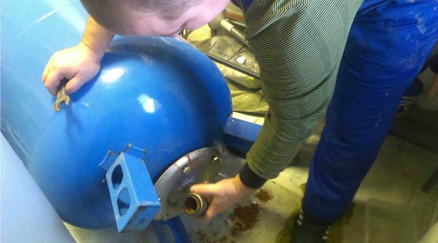 как поменять мембрану в гидроаккумуляторе